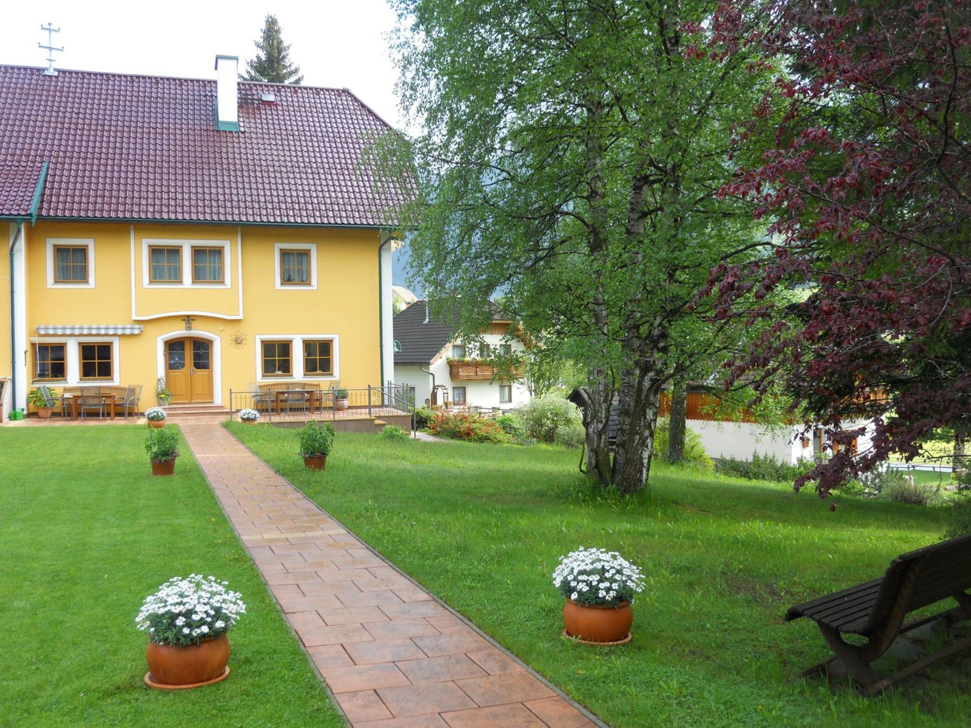 Gaestehaus Macheiner Lessach Oberdorf Buitenkant foto